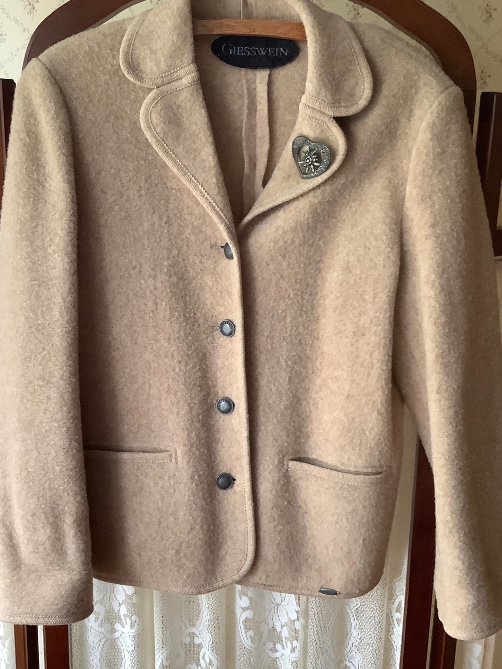 Giesswein Women's Light Beige Wool-Blend Blazer with Heart Brooch